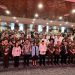 Dr. Hermon Dekristo S.H.,M.H Berasama Jajaran dan peserta Seminar ilmiah Berfoto Bersama dalam rangka memperingati hari lahir Kejaksaan ke 80