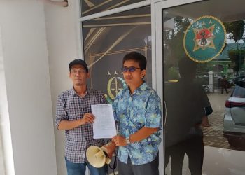 Rukman Tim Investigasi Dpp LSM Mappan Menyerahkan Sejumlah Dokumen Ke Kejaksaan Tinggi Jambi